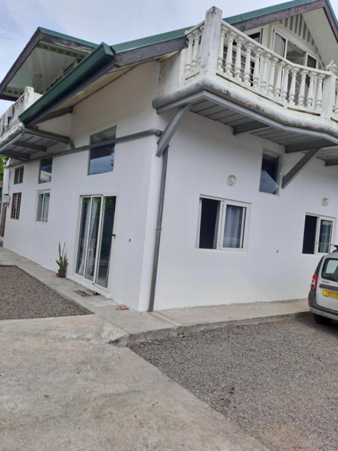 Laure Hebergement Faaa Exterior foto